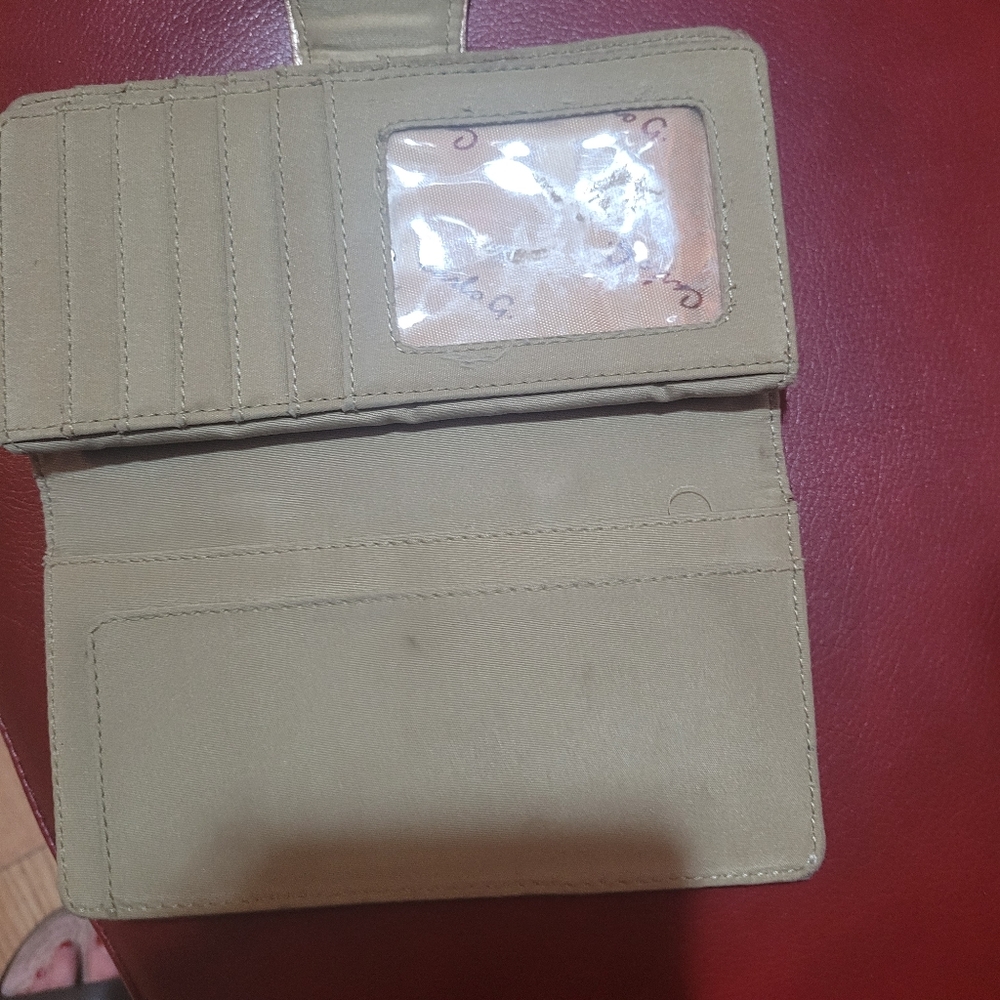 Wallets - Picture 10 of 13